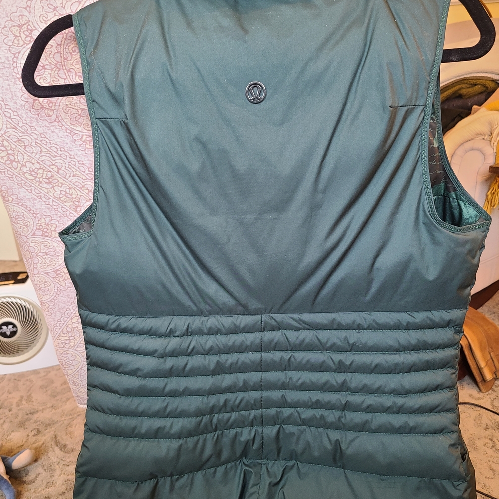 lululemon Quilted Puffy Vest - Picture 3 of 10